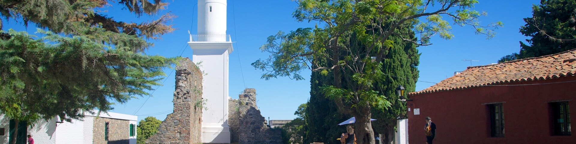 Casa Nacarello mostrando um farol