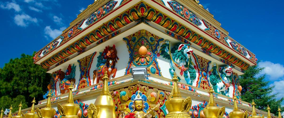 Monasterio de Kopan ofreciendo un templo o lugar de culto, elementos del patrimonio y elementos religiosos