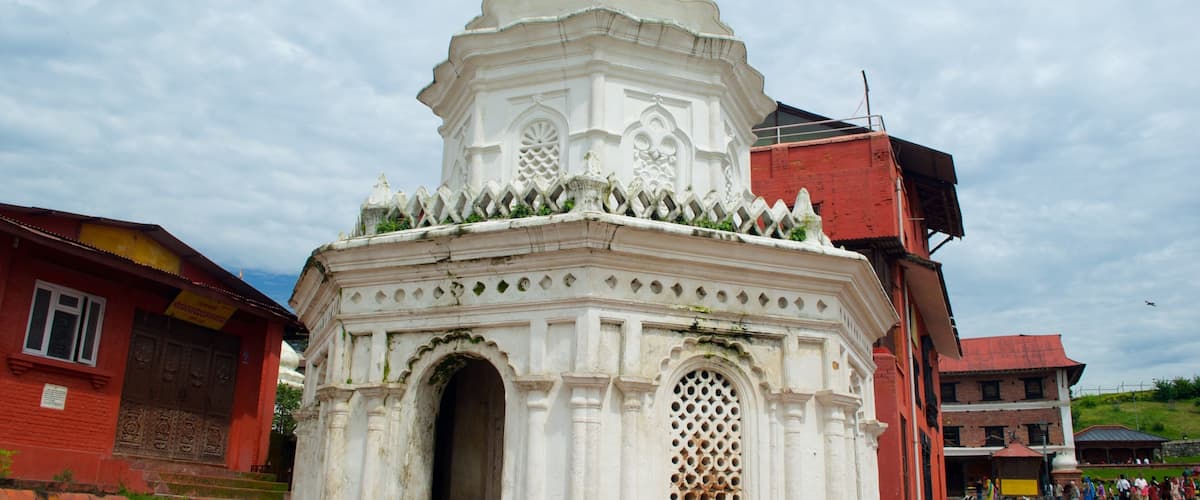 Pashupatinath-tempel toont een tempel of gebedshuis en historisch erfgoed