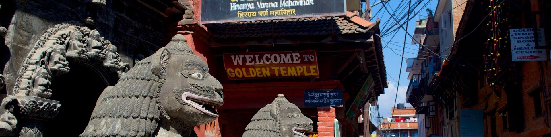 Golden Temple showing a temple or place of worship