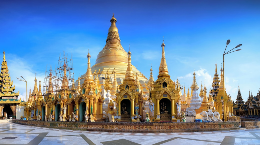 Shwedagon pagoda, Yangon Myanmar