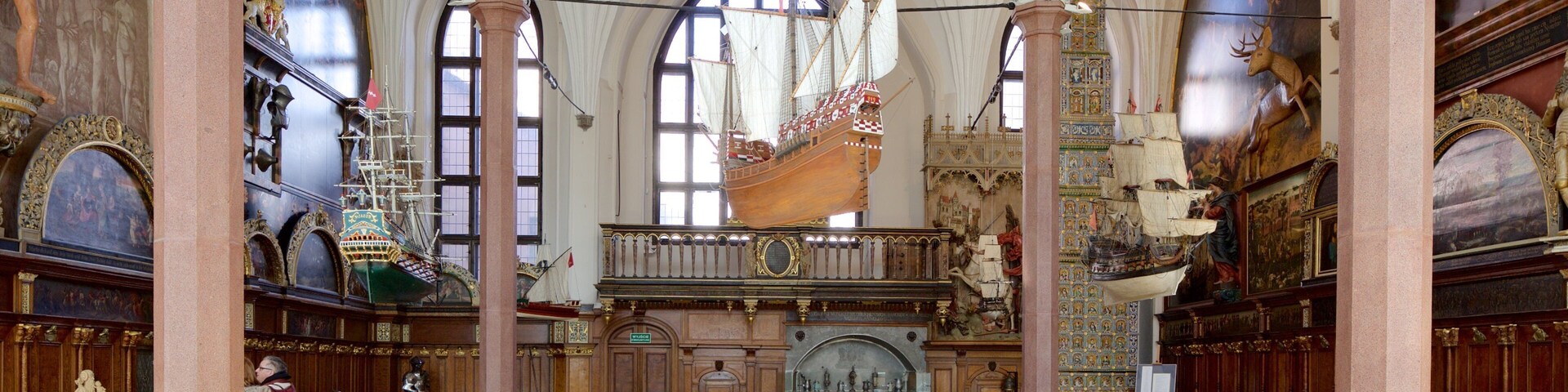 Arthur\'s Court which includes heritage elements and interior views