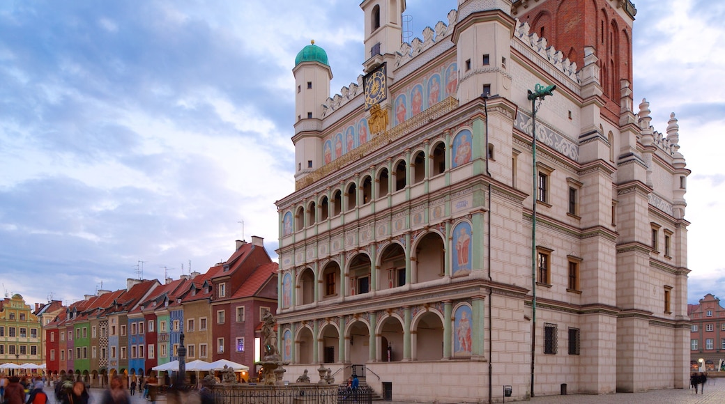 Poznan Town Hall showing a city and heritage elements