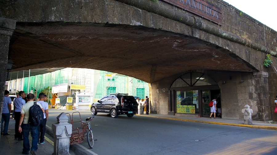 Rempart de San Andrés mettant en vedette scènes de rue, ville et pont
