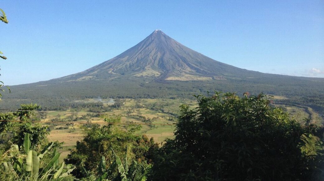 Famous for its “Perfect Cone”, the Mayon Volcano is the Philippines’ most active volcano and the most popular tourist destination in the Bicol Region. With a height of 2,463 meters, it is the centerpiece of the Albay province, which is about 300 kilometers southeast of Manila, the capital of the Philippines.