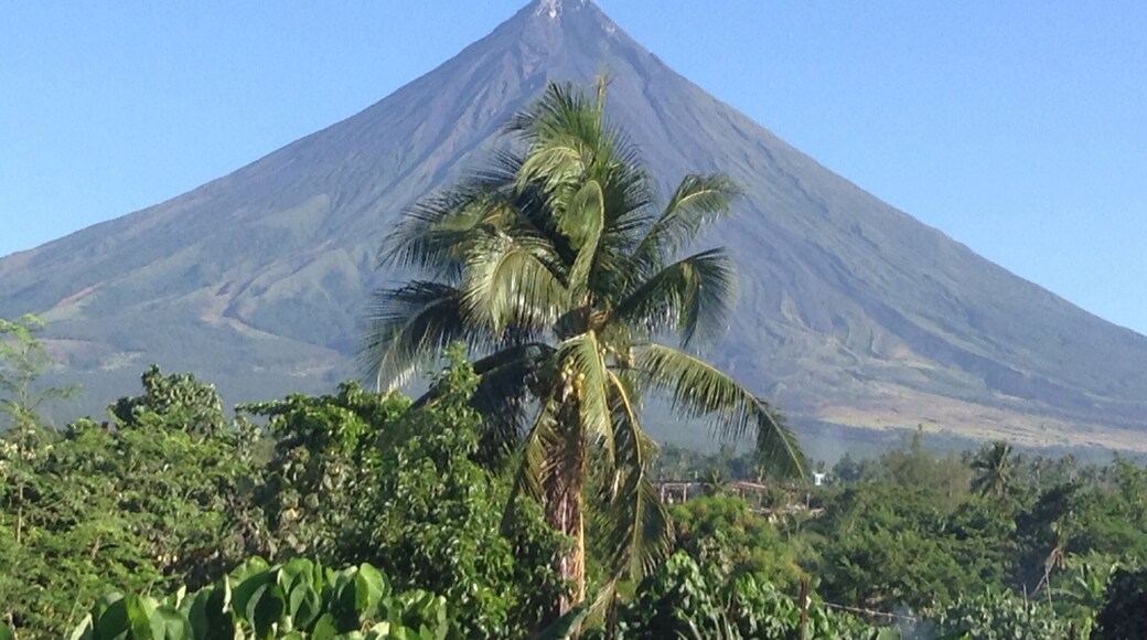 So majestic standing alone with a perfect cone. She is worth to be called the majestic queen of Philippine volcanoes Mayon Volcano
