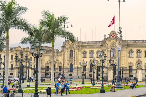 Palazzo del Governo caratteristiche di edificio amministrativo, castello o palazzo e oggetti d\'epoca