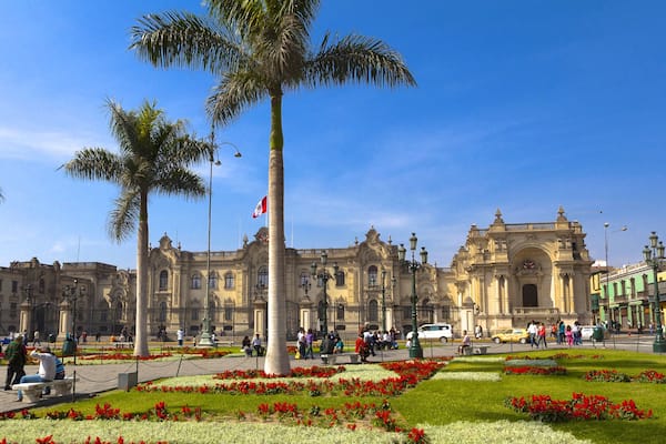 Palais du gouvernement montrant patrimoine historique, chĂąteau et parc