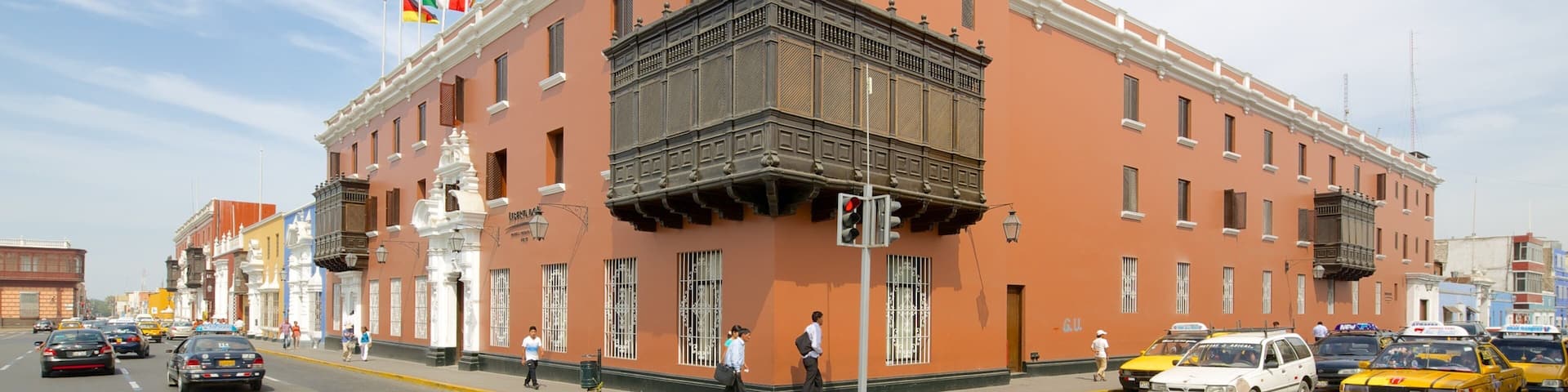 Trujillo Plaza de Armas featuring street scenes