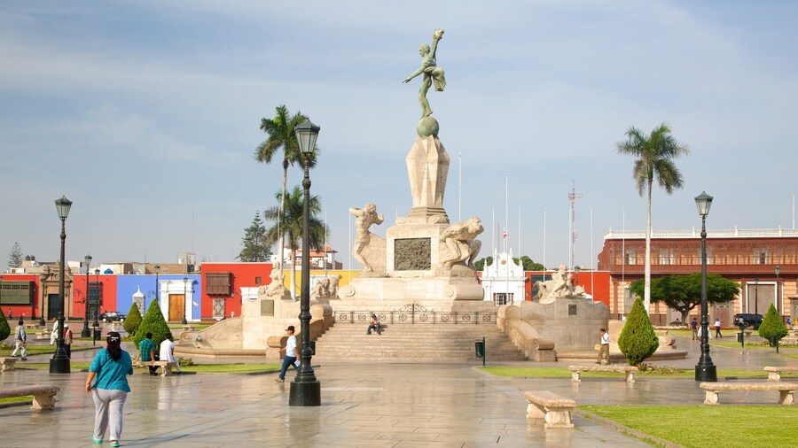 Trujillo Plaza de Armas