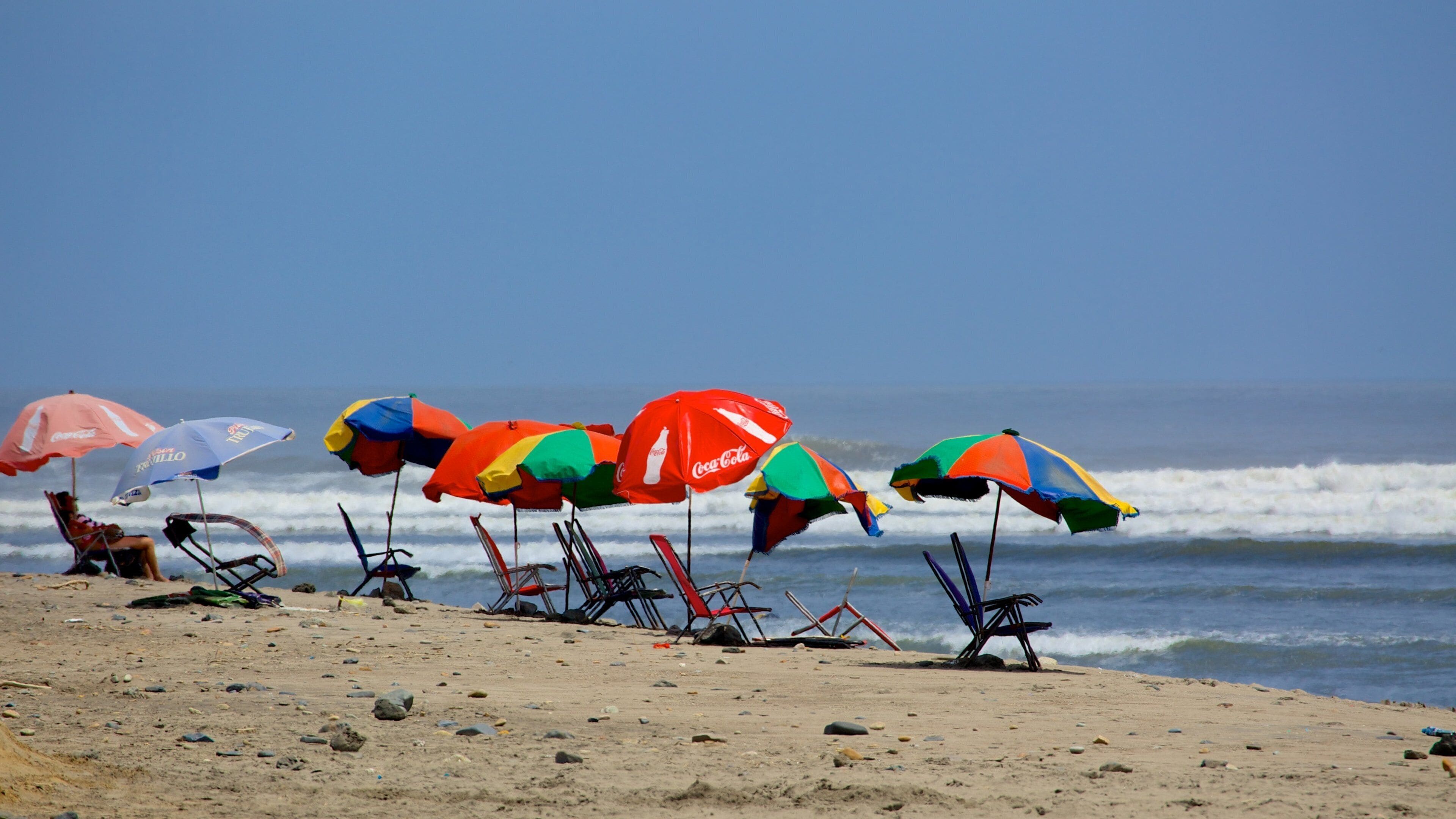 Plage de Huanchaco montrant plage de sable