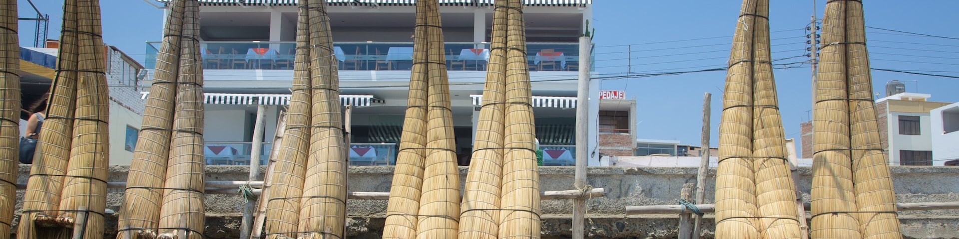 Huanchaco Beach showing outdoor art and indigenous culture