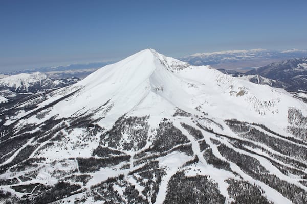 Big Sky Resort joka esittää lunta, maisemat ja vuoret