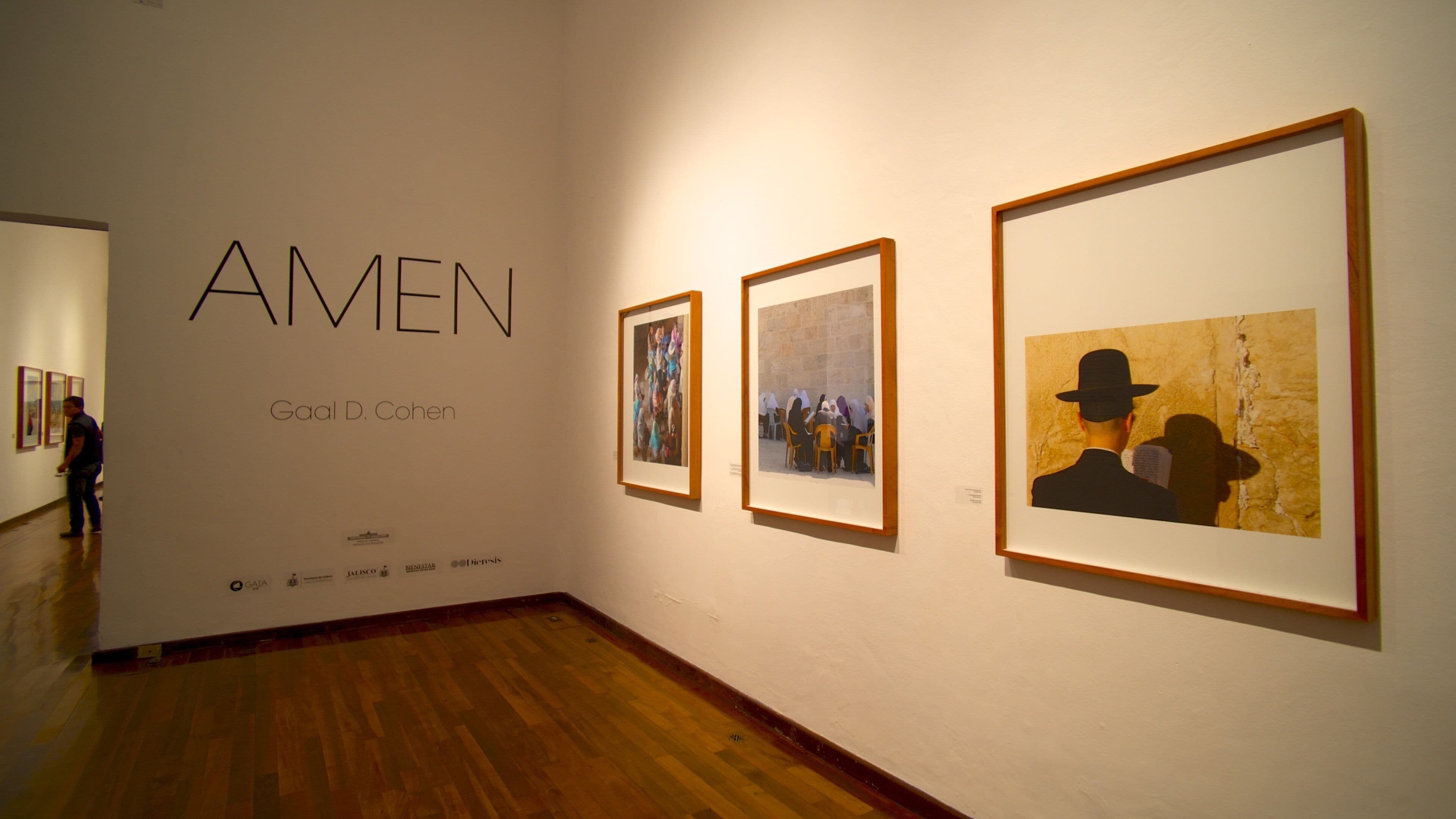 Hospicio Cabañas que incluye señalización, vistas de interior y un castillo
