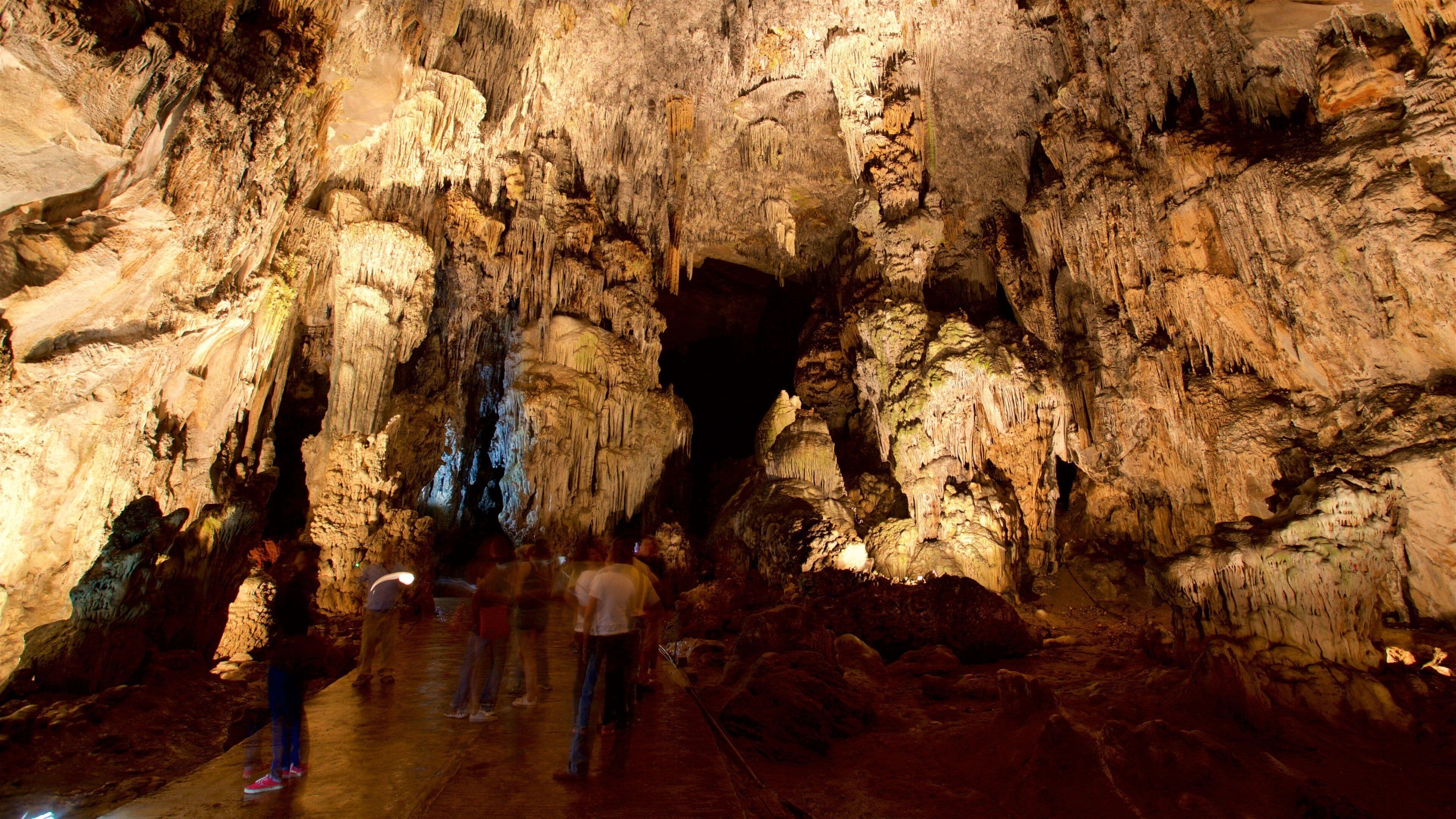 Taxco showing caves