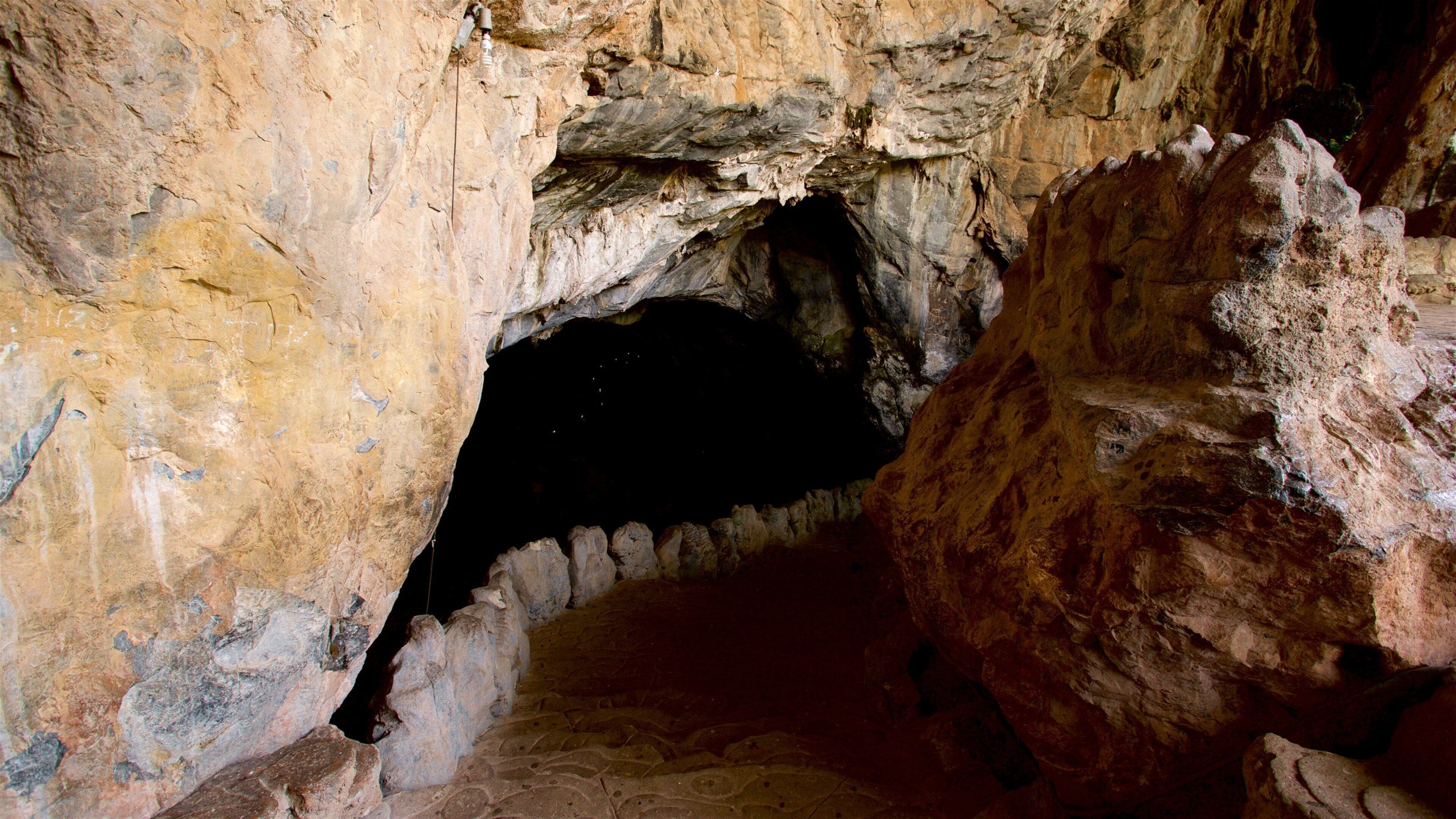 Grutas de Cacahuamilpa National Park featuring interior views and caves