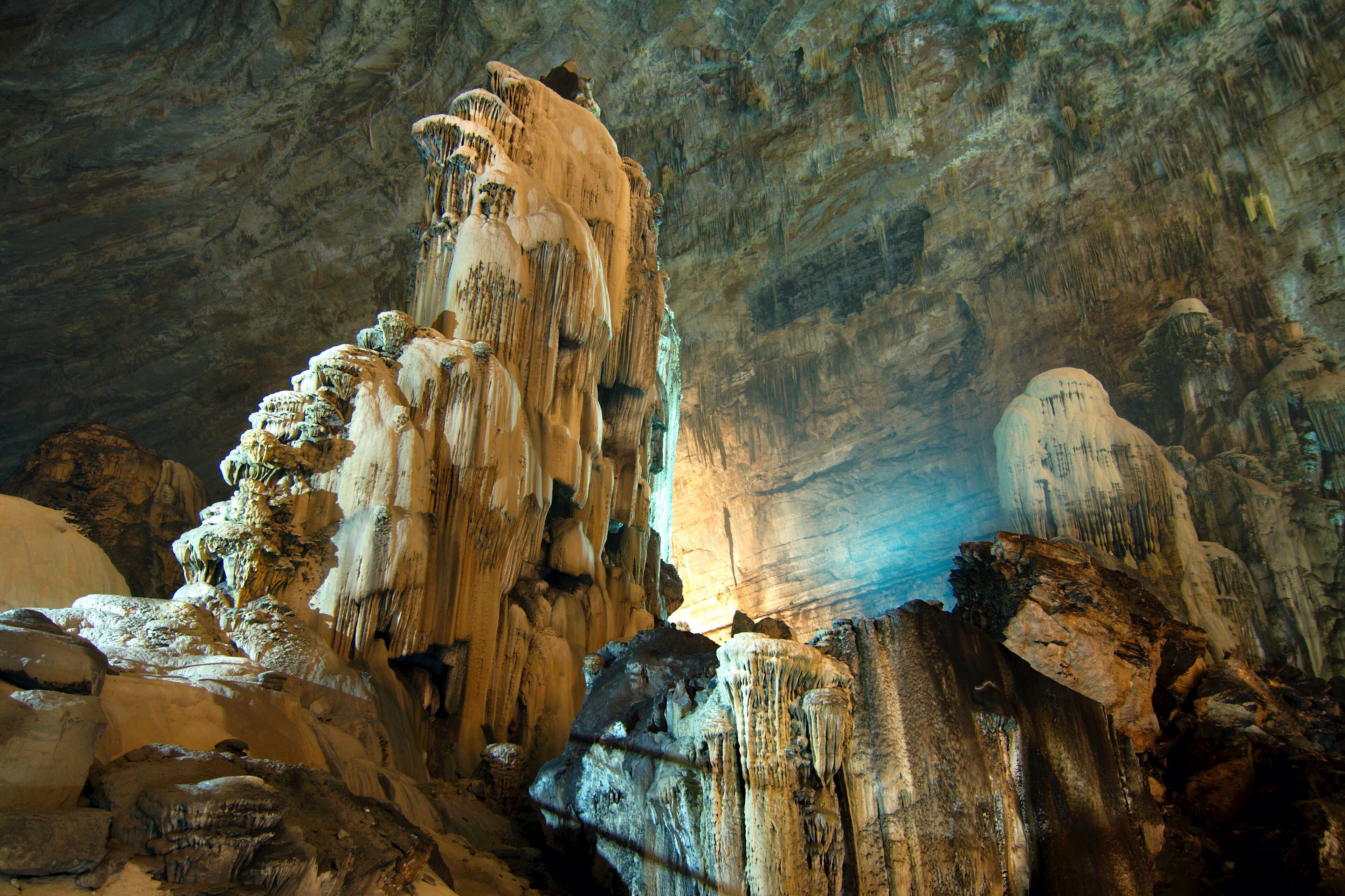 Grutas de Cacahuamilpa (Cacahuamilpa caves), Mexico is one of the largest cave systems in the world, where the formations are still growing.