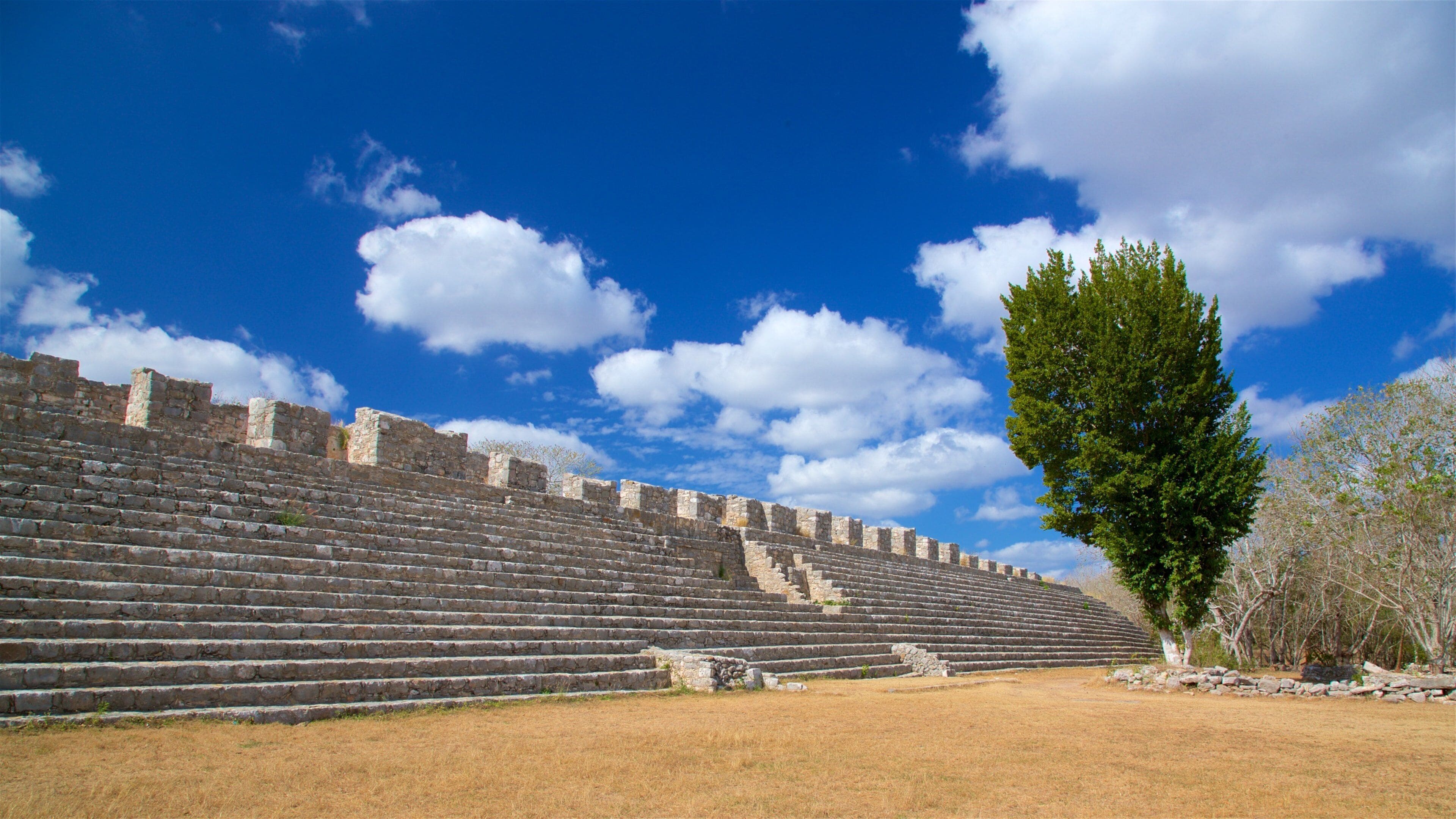 Dzibilchaltun Ruins featuring heritage architecture