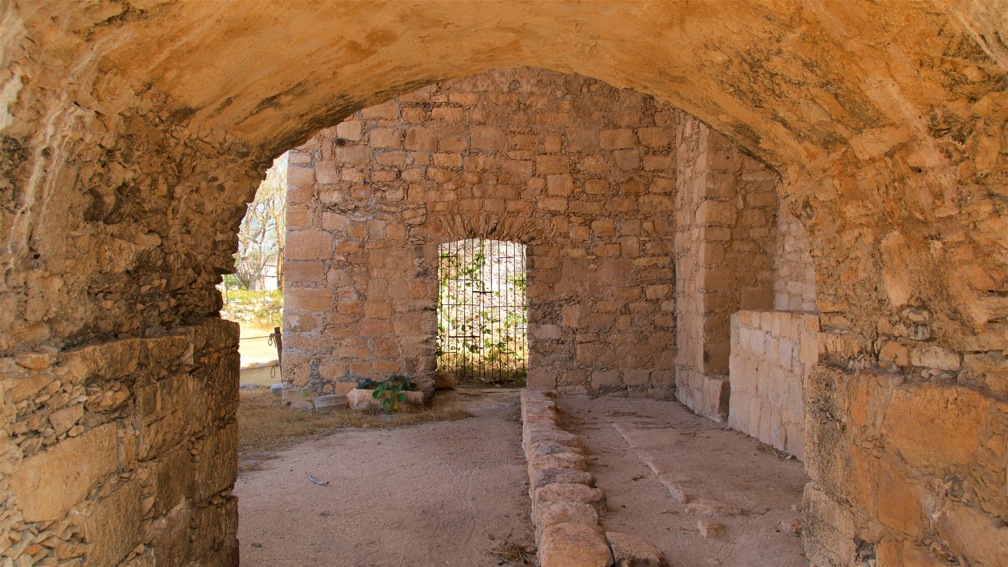 Dzibilchaltun Ruins ซึ่งรวมถึง การตกแต่งภายใน และ มรดกวัฒนธรรม