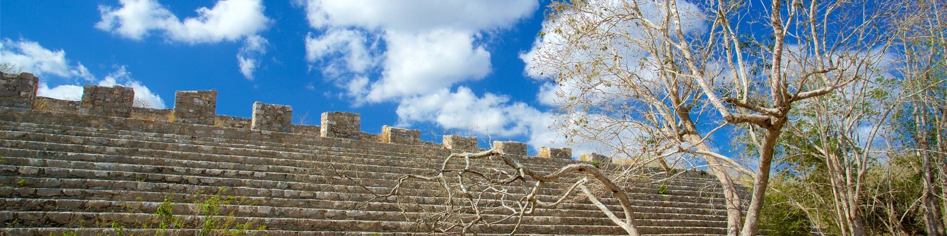Ruínas de Dzibilchaltun caracterizando elementos de patrimônio