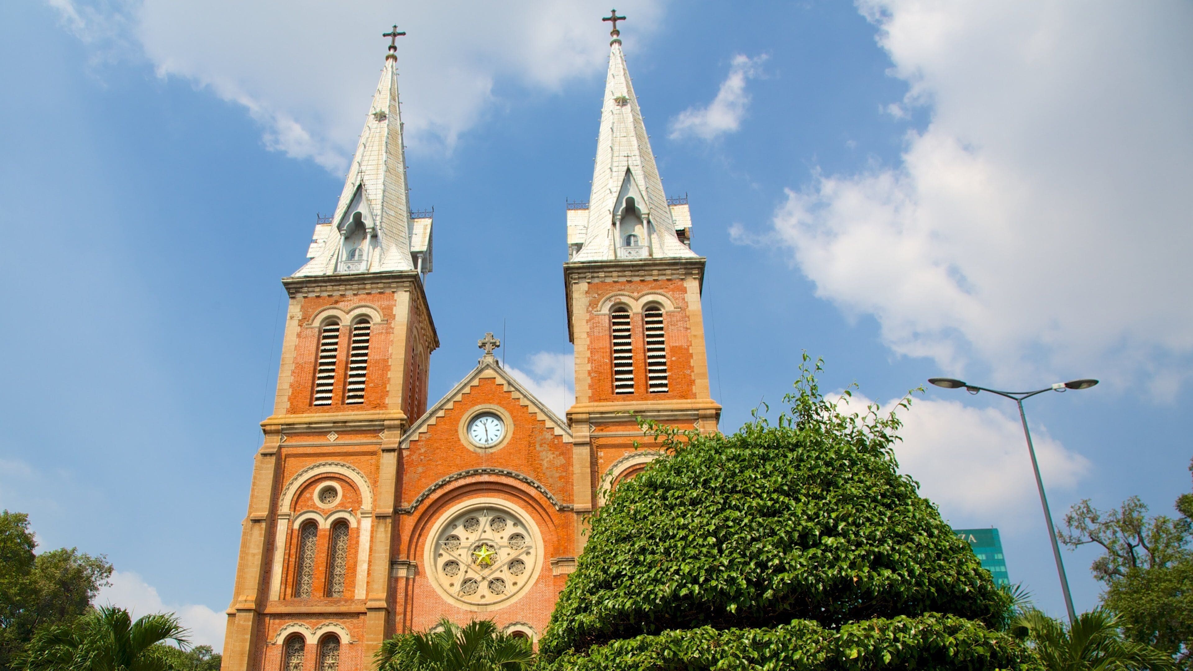 Saigon Notre-Dame Basilica featuring heritage architecture, religious elements and a church or cathedral