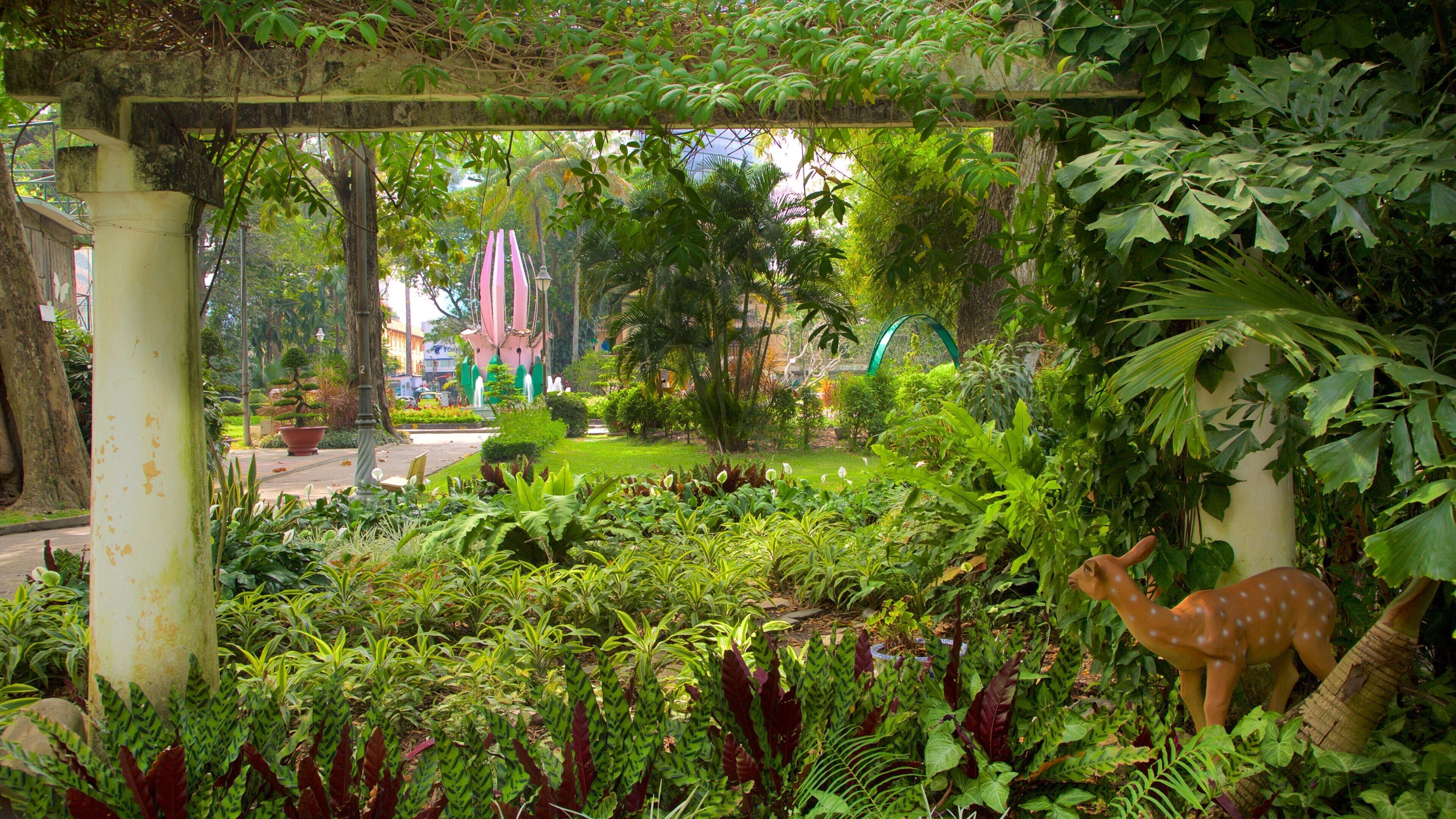 Saigon Zoo and Botanic Garden featuring a garden and zoo animals