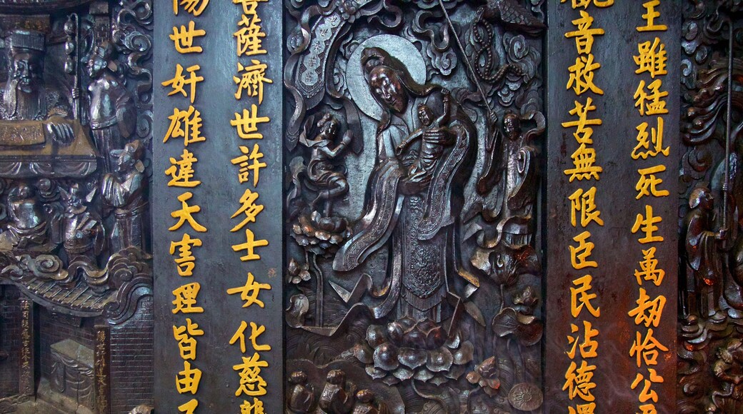 Pagode des Jadekaisers welches beinhaltet religiöse Elemente, Innenansichten und Tempel oder Andachtsstätte