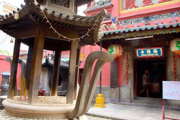 Pagode des Jadekaisers das einen Tempel oder Andachtsstätte und religiöse Elemente