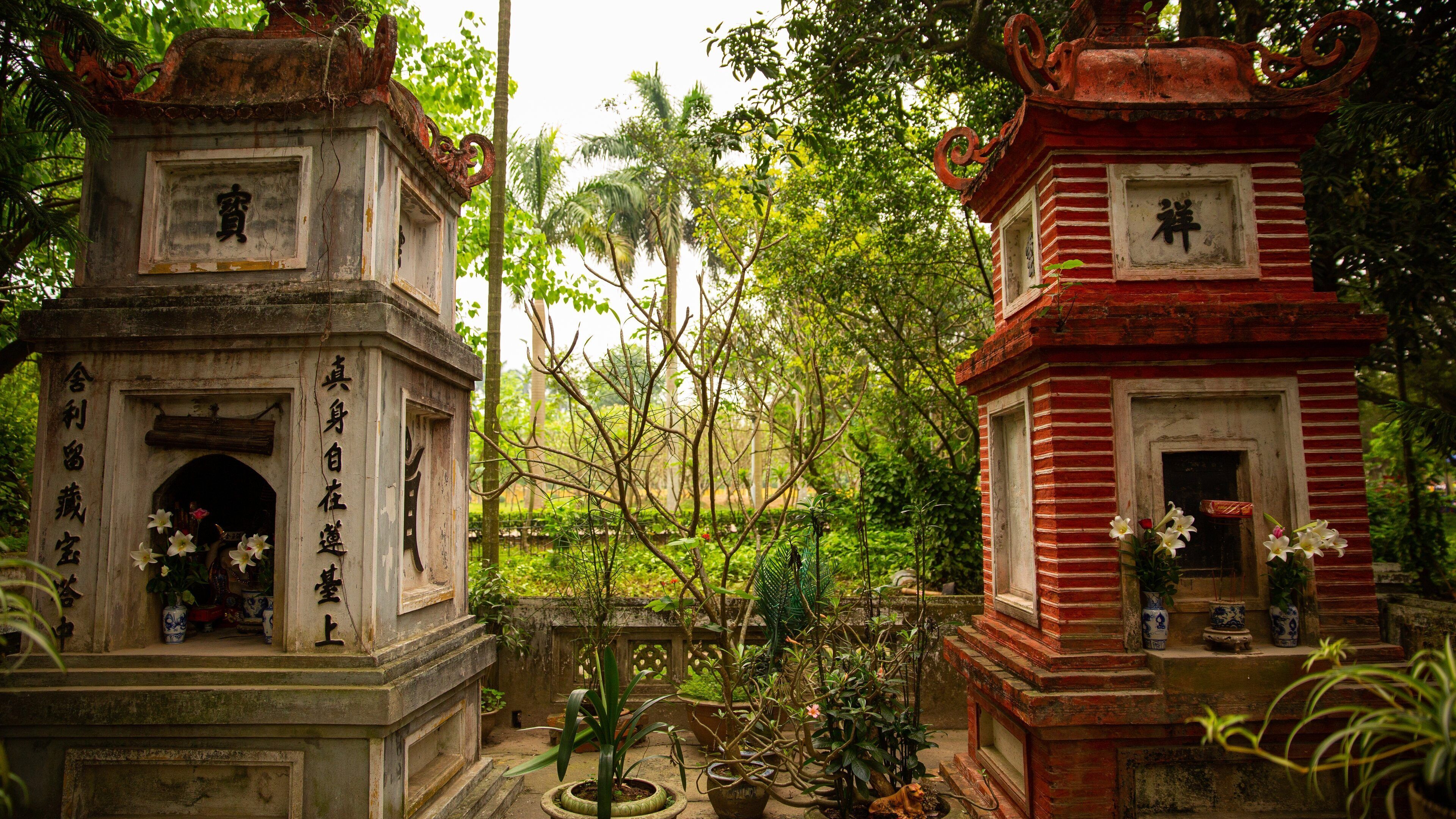 Ho Chi Minh Museum featuring a garden and heritage elements