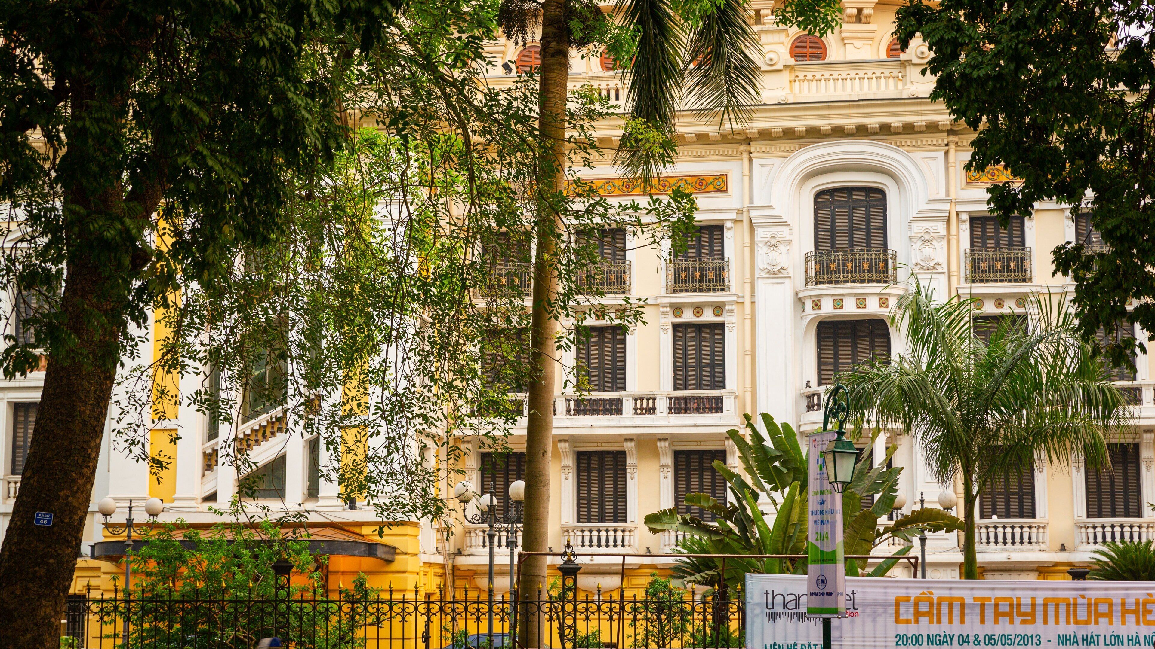 Hanoi Opera House featuring heritage architecture