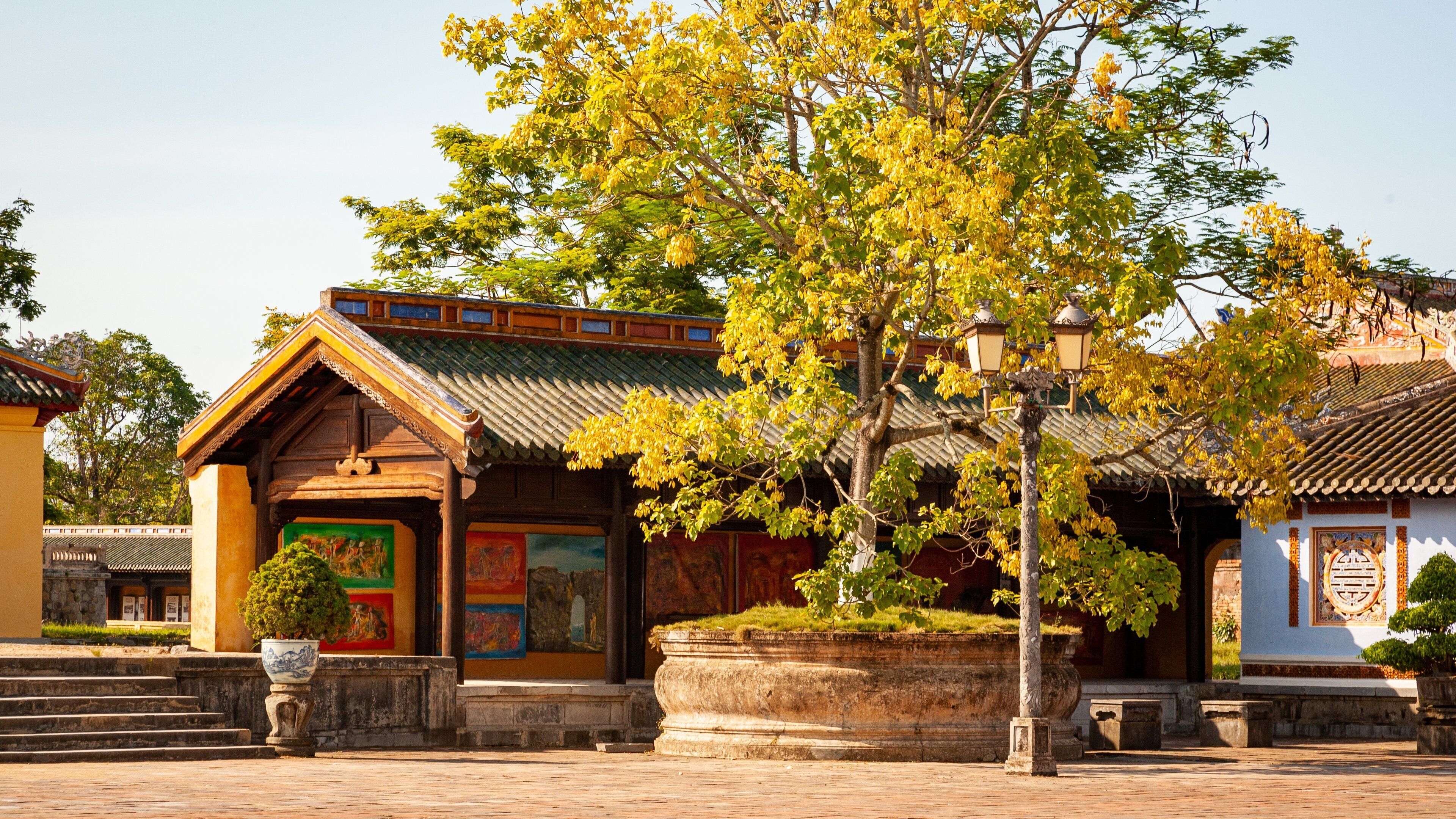 Imperial City featuring heritage elements