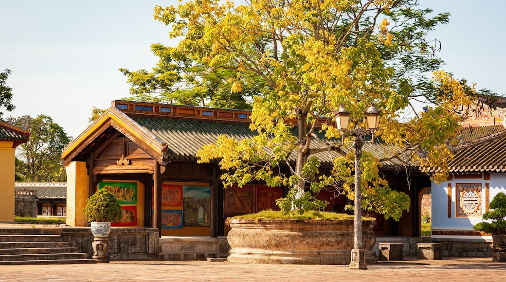 Imperial City featuring heritage elements