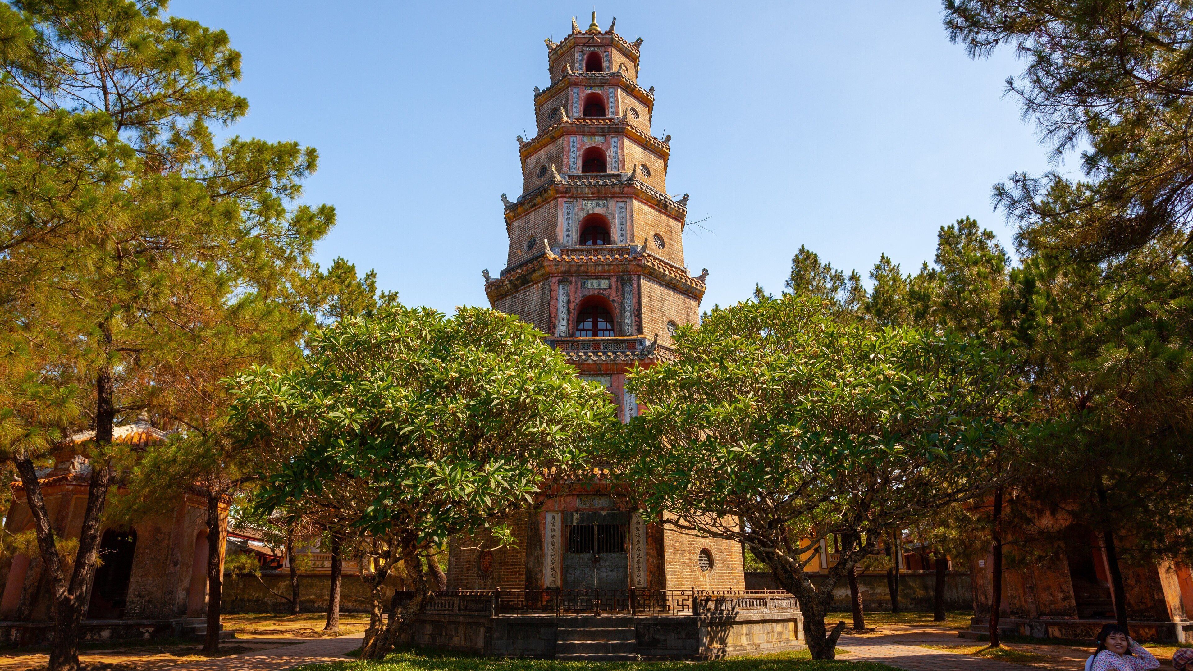 Thien Mu Pagoda featuring heritage architecture
