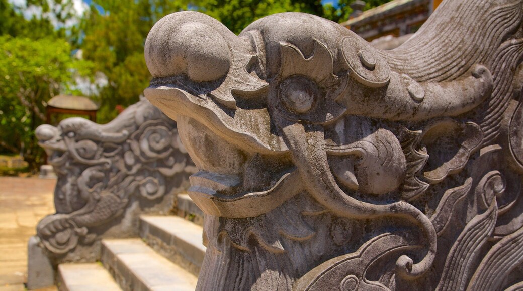 Tomba di Minh Mang mostrando architettura d\'epoca