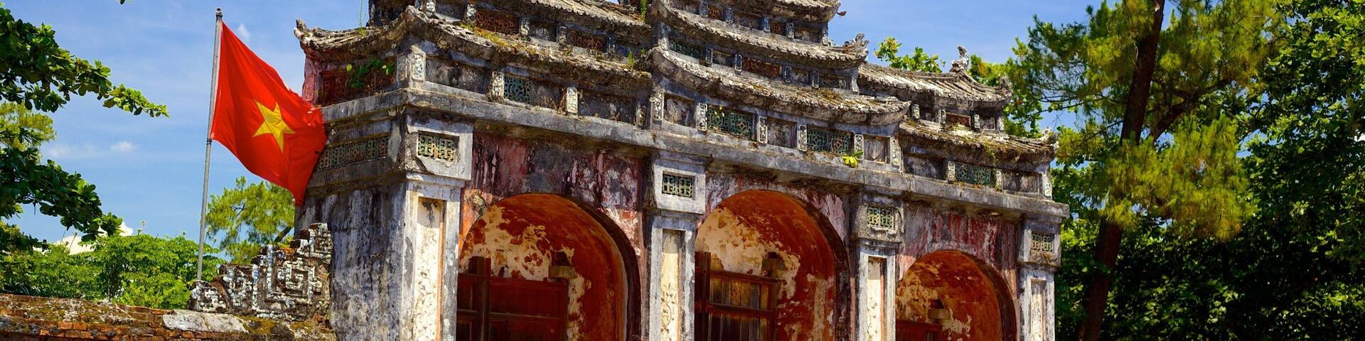 Tumba de Minh Mang ofreciendo elementos patrimoniales