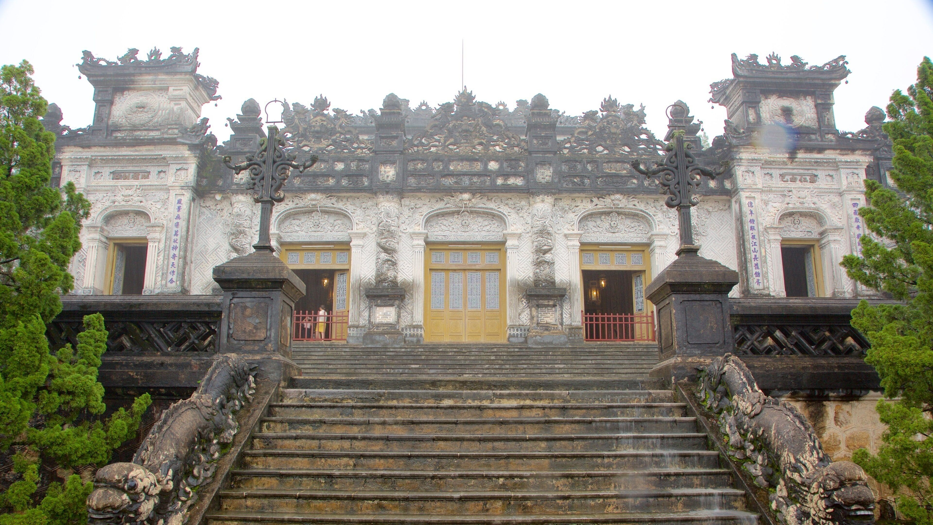 Tomb of Khai Dinh featuring heritage elements