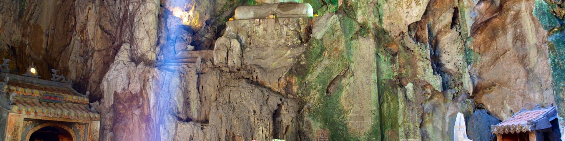 Marble Mountains showing religious elements and heritage architecture