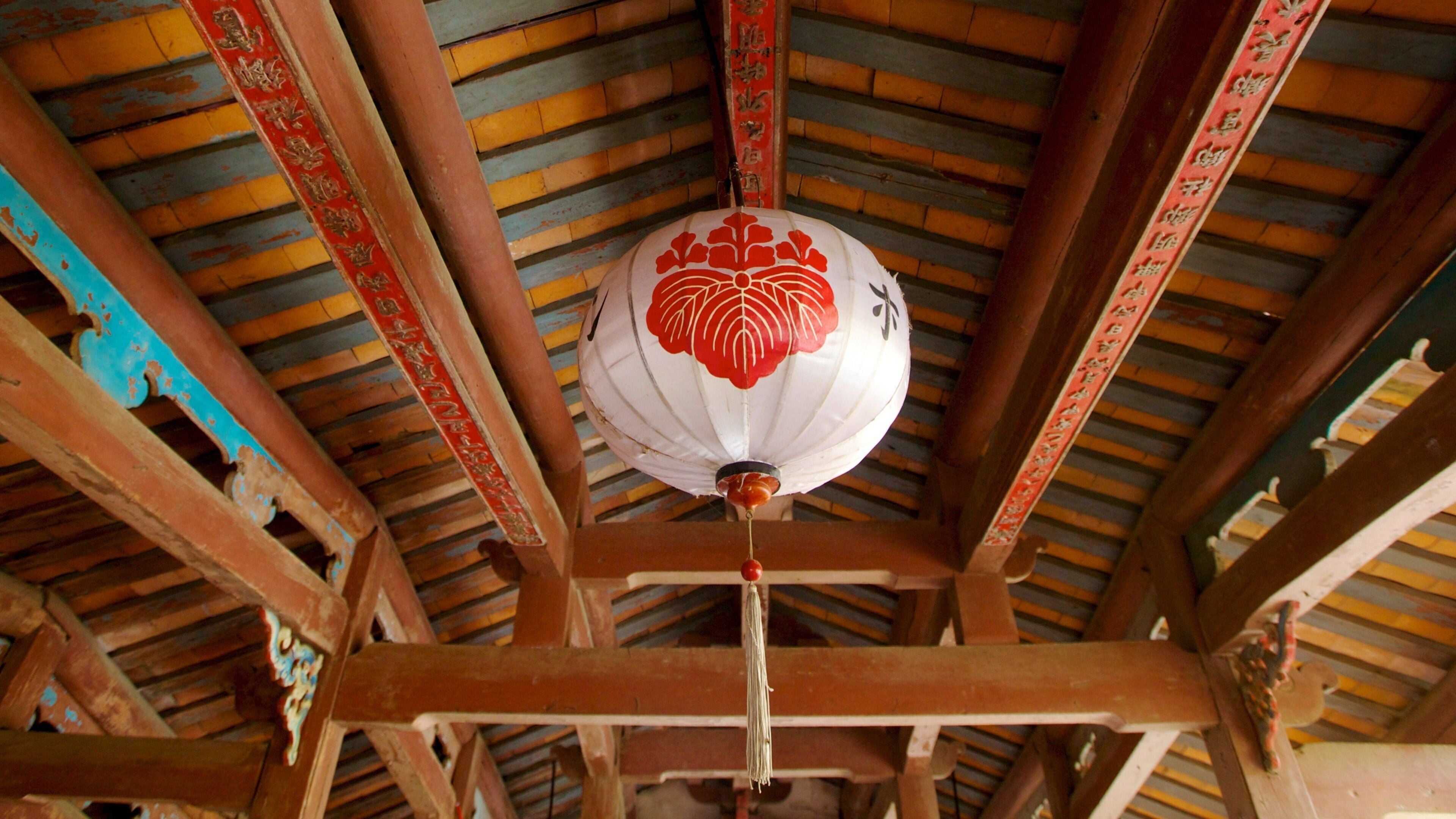 Japansk bro som inkluderer innendørs og bro