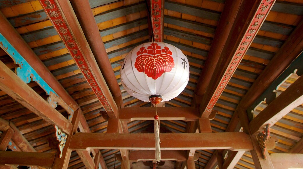 Japansk bro som inkluderer innendørs og bro