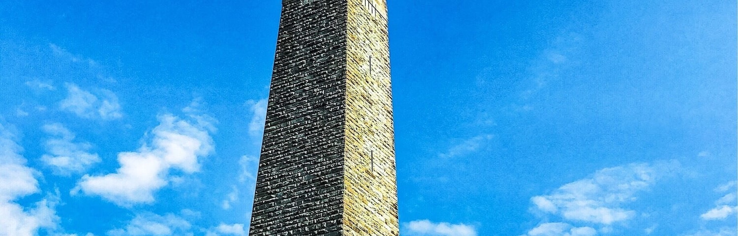 The monument commemorates the Battle of Bennington during the American Revolutionary War. You can purchase a ticket for 5$ and ride the elevator 2/3 of the way up and see the beautiful sights from all around. A beautiful place to visit.