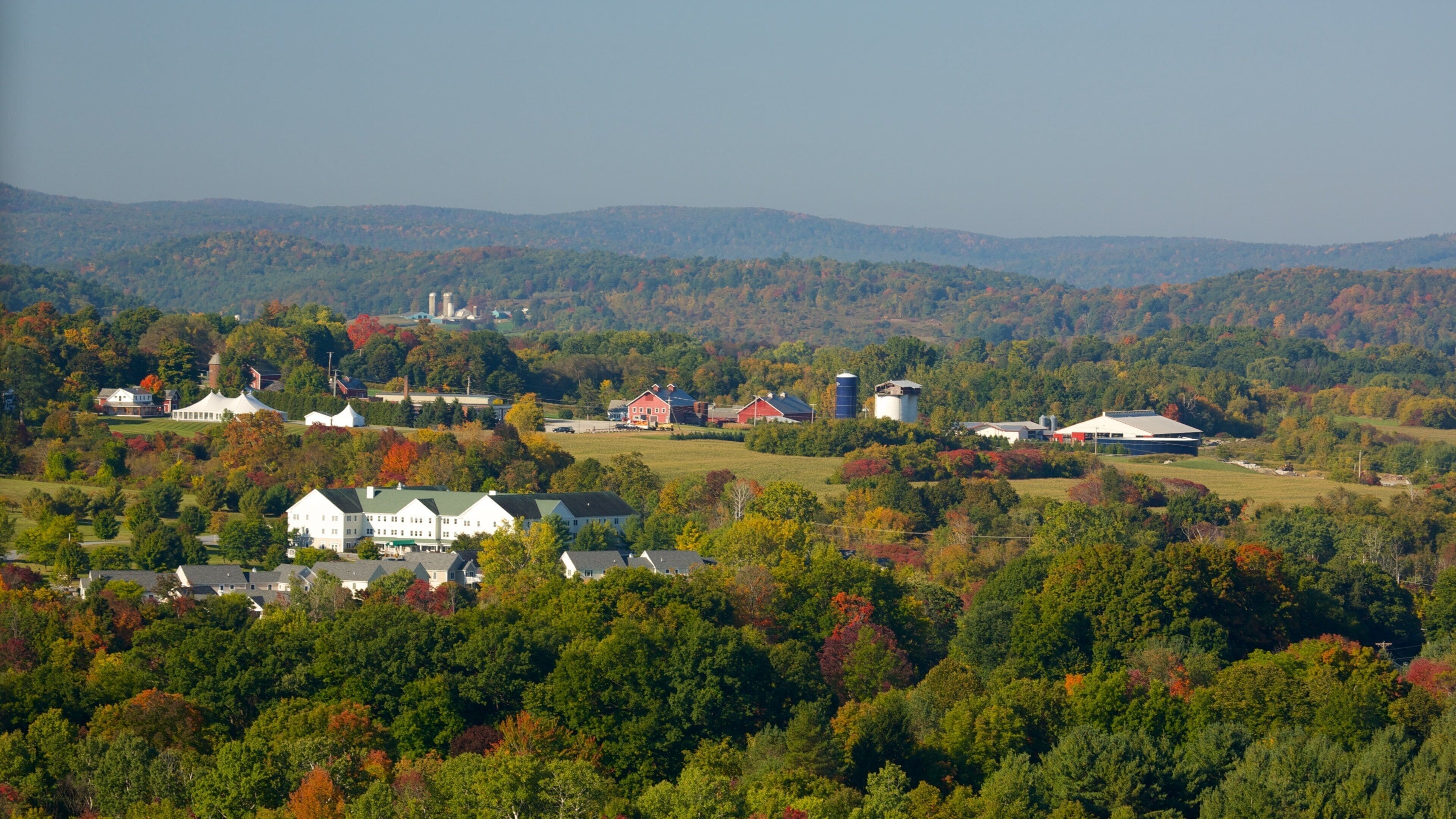 Monument de la bataille de Bennington mettant en vedette panoramas et petite ville ou village