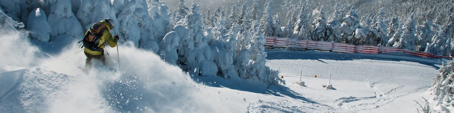 Jay Peak Ski Resort featuring snow skiing, snow and mountains