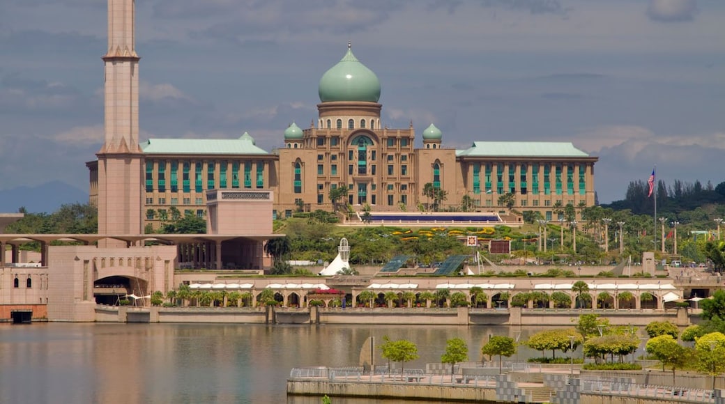 ペルダナ プトラ