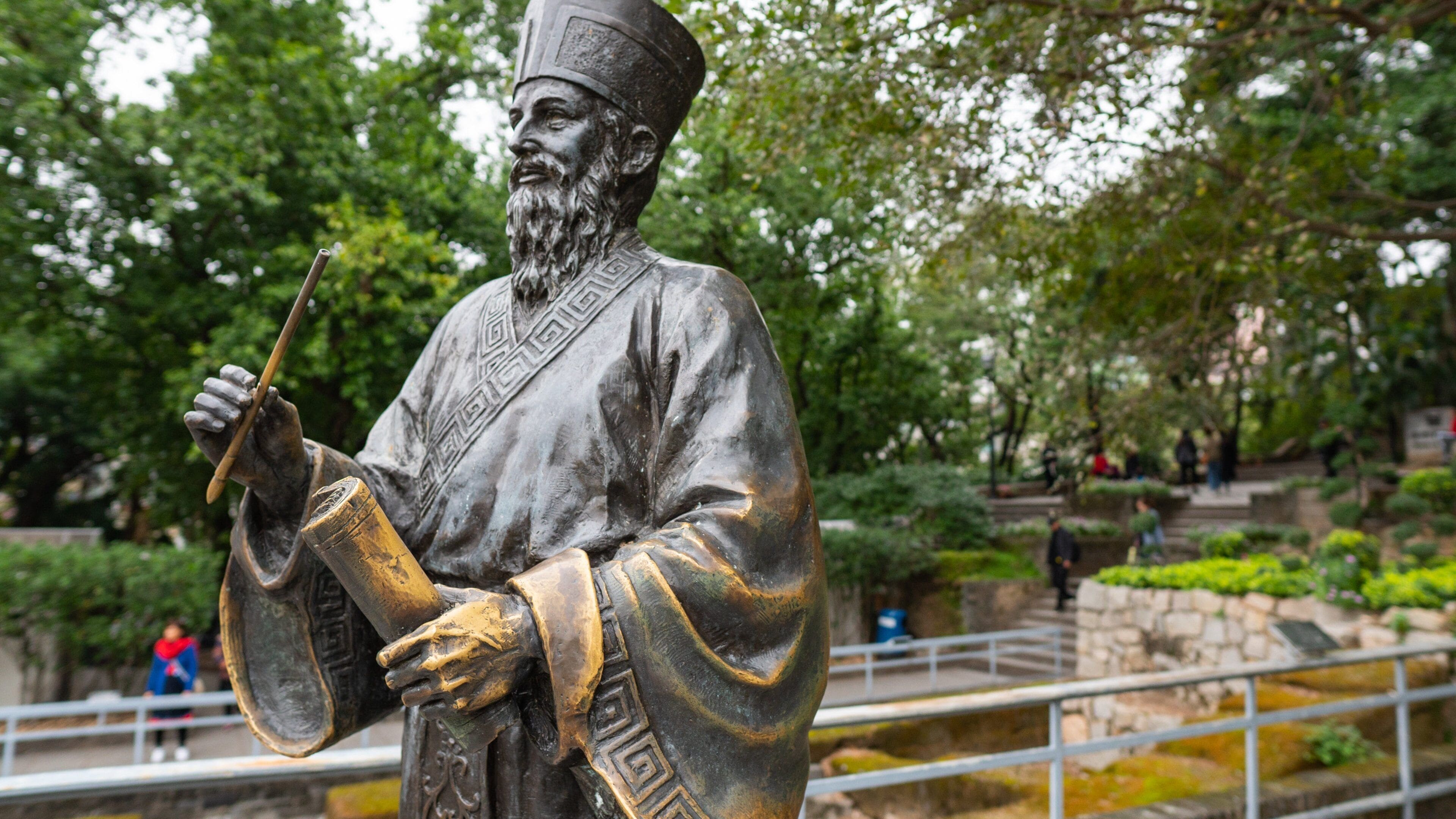 Barra Fort featuring a statue or sculpture