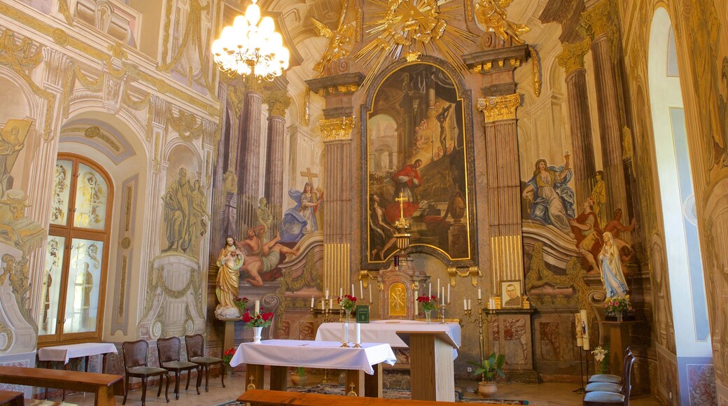 Barokpaleis toont interieur, kasteel of paleis en historische architectuur
