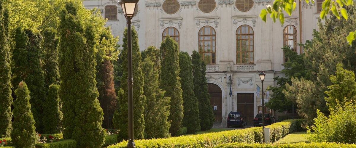 Baroque Palace featuring a castle, heritage architecture and a park