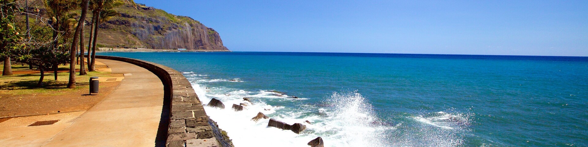 Reunión ofreciendo vistas de una costa