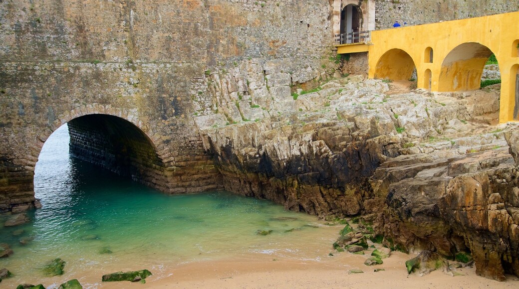 Fortaleza joka esittÀÀ ranta, yleiset rantanÀkymÀt ja karu rannikko