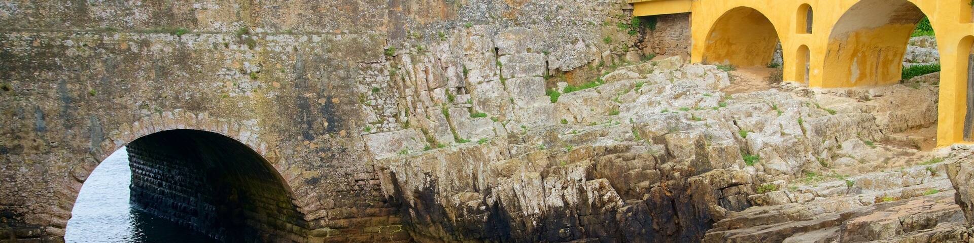 Fortaleza featuring general coastal views, rocky coastline and a sandy beach