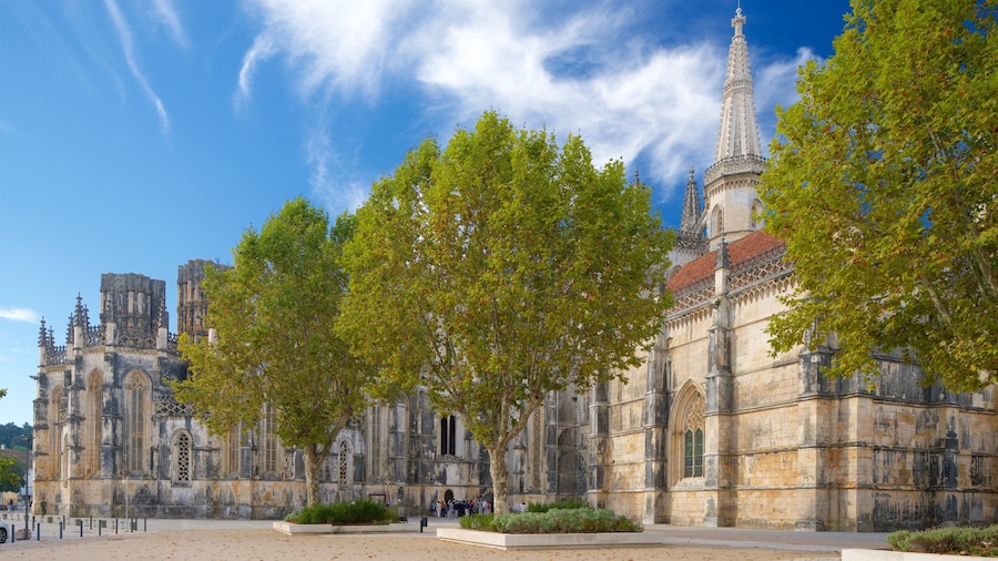 Batalha Monastery which includes heritage architecture